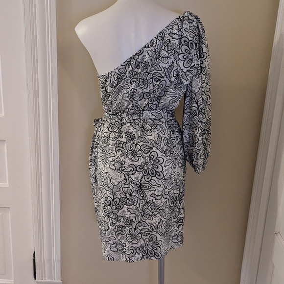 Who What Wear white and black floral one shoulder dress size XL - Picture 3 of 8